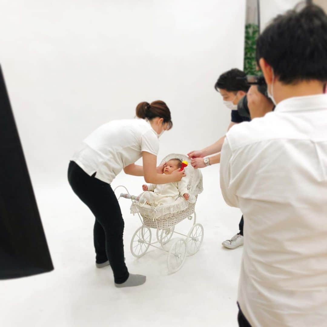馬渕史香のインスタグラム：「あれよあれよと言う間に、息子がこんなのに乗ってました🤣 . #あしざわ家 #令和2年生まれ #5月生まれ #男の子ベビー #令和ベビー #babyboy #2020baby  #お宮参り#岐阜 #スタジオイマージュ」