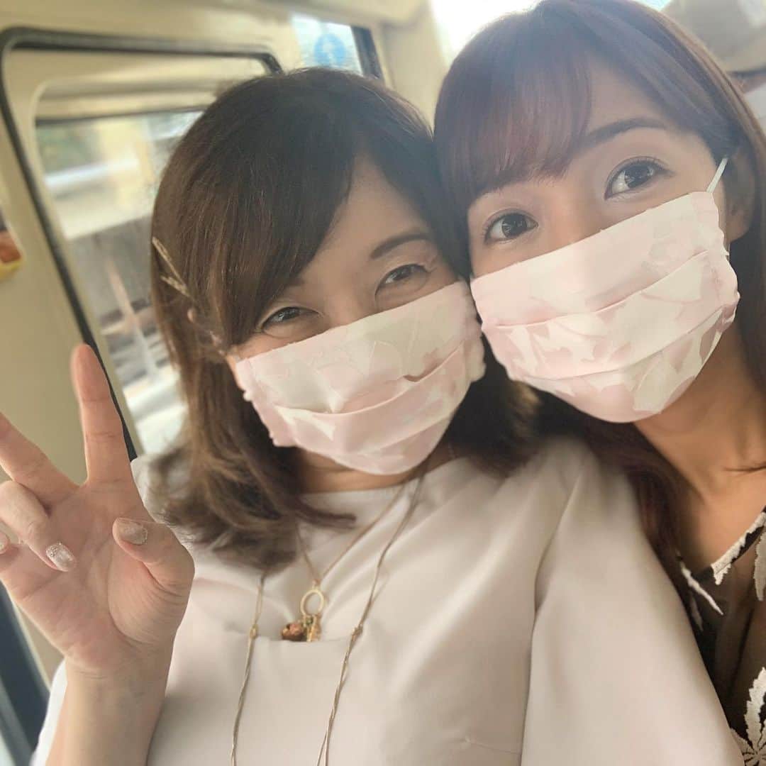 小野澤玲奈さんのインスタグラム写真 - (小野澤玲奈Instagram)「ママとおそろい😷  #おしゃれマスク  #母娘旅 #母娘コーデ」7月18日 10時35分 - reina.onozawa