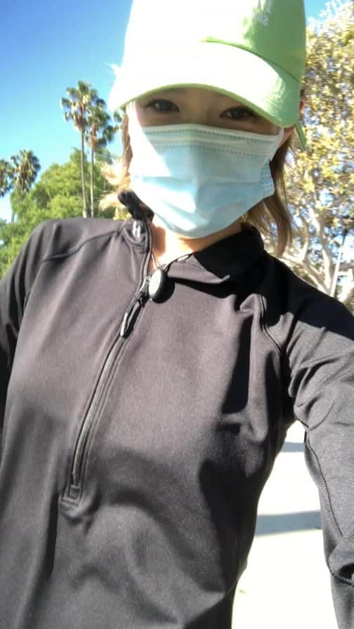 高野人母美のインスタグラム：「run?」
