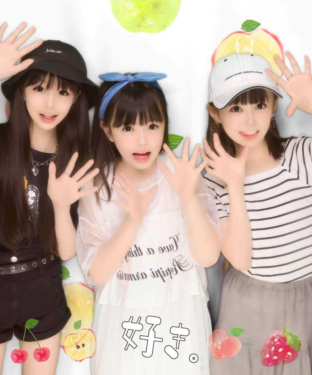 中田華月さんのインスタグラム写真 - (中田華月Instagram)「こないだ撮ったプリクラ🤍  ＃プリント倶楽部 #るか #もね #今日も雨かよ #ぴえん」7月18日 9時32分 - hachan0925