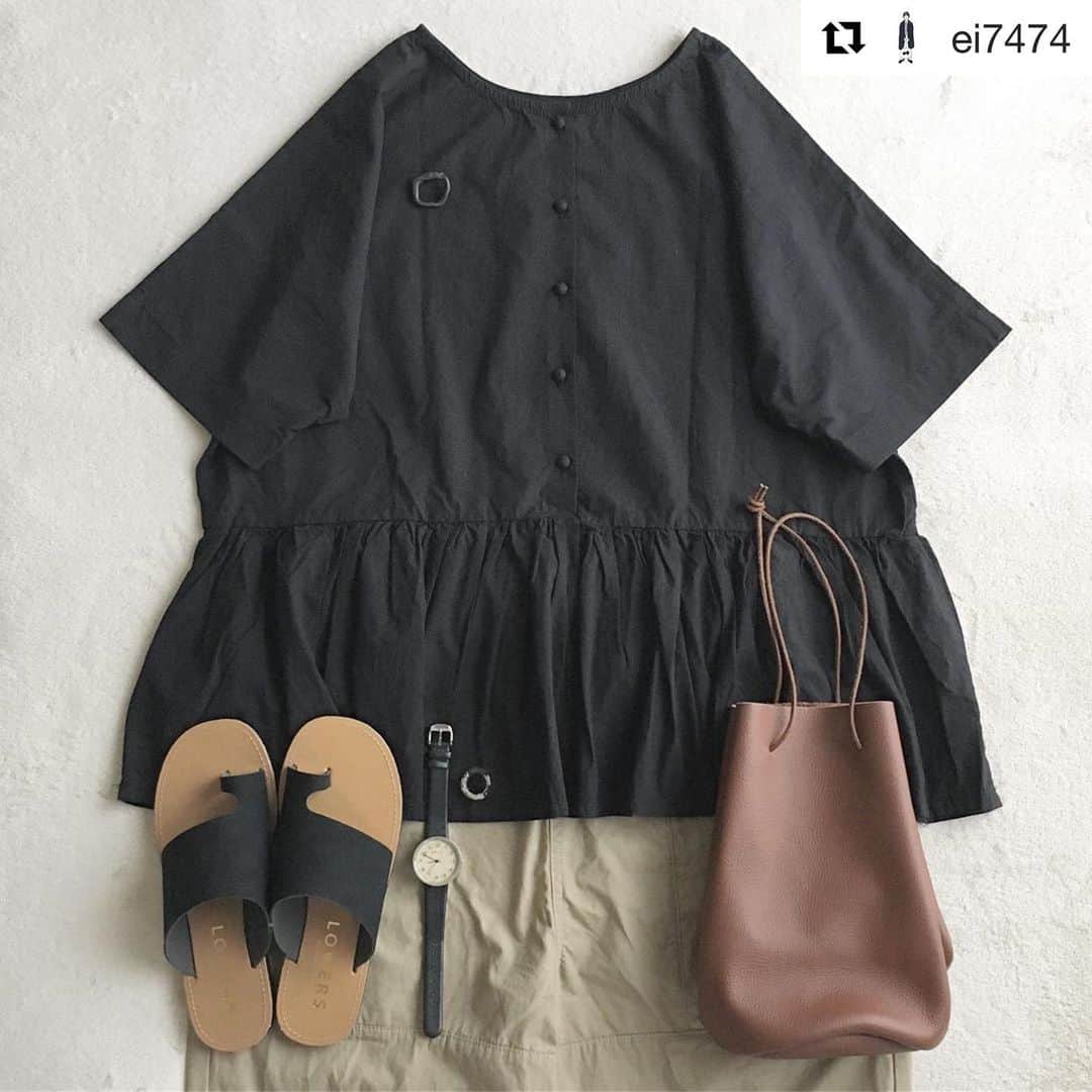 ショップにこにこさんのインスタグラム写真 - (ショップにこにこInstagram)「#Repost @ei7474 with @get_repost ・・・ · · 今日はやっと晴れました〜 · · SHOPNIKONIKO さん @shopnikoniko  フラットトングサンダル Sサイズからあって嬉しい プチプラでも可愛いです♡ ☆ZOZOTOWN店限定☆ タイムセール 3,278円 → 2,499円 期間:7/17(金)20:00～7/21(火)11:59 · · いつもありがとう ございますm(__)m · · #今日のコーデ #今日の服 #今日のファッション #シンプルコーデ #プチプラコーデ #カジュアルコーデ #40代コーデ #40代ファッション #置き画 #置き画くら部 #置き画倶楽部  · · · ブラウス#SO #エスオー  パンツ#イングルコーデ部  バッグ#kasui #ハンドメイド 時計#relaxtimber  リング#bene #ハンドメイドリング  ブローチ#nicu_shop #ハンドメイドブローチ  シューズ#ショップにこにこ_zozotown」7月18日 9時27分 - shopnikoniko