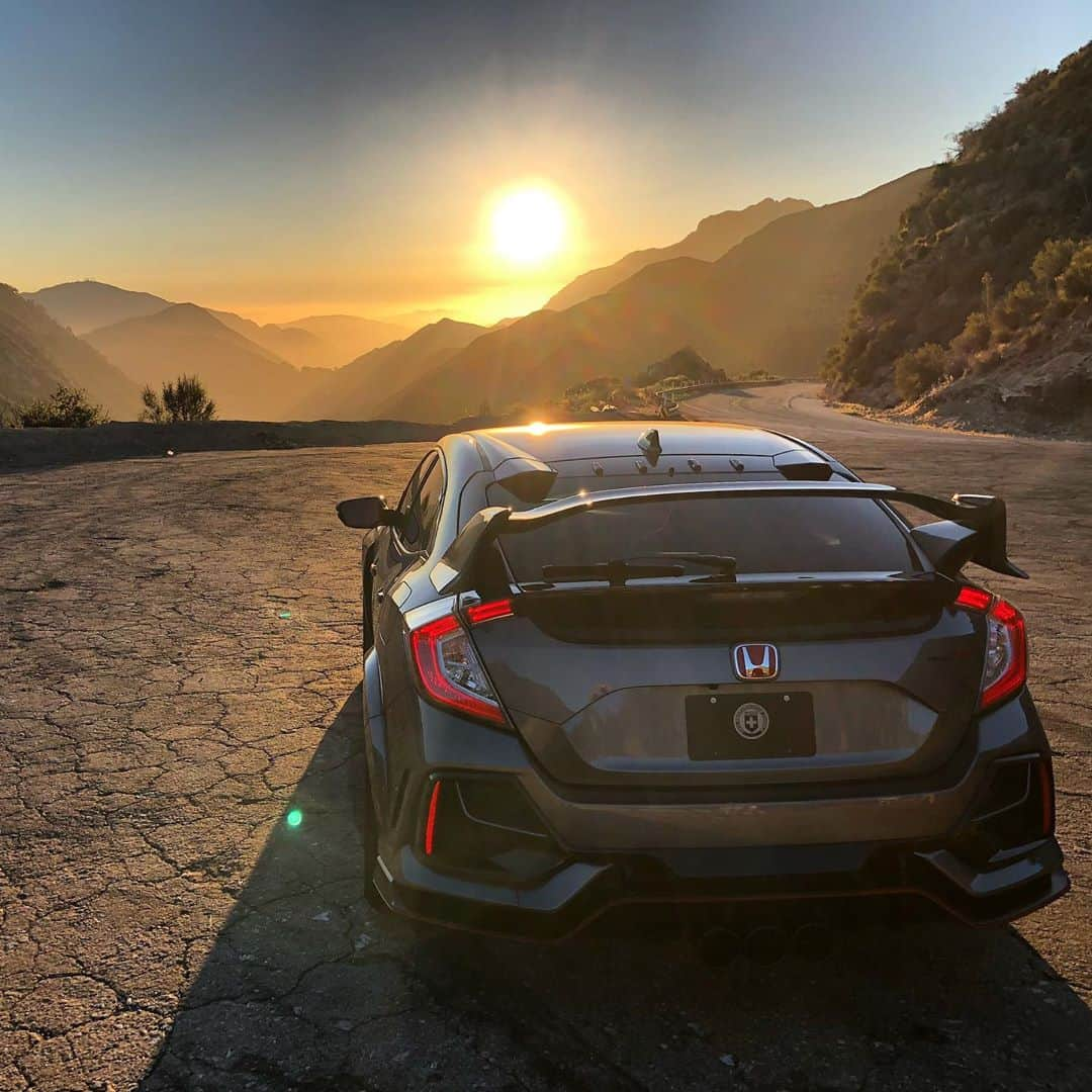 コーディー・ウォーカーさんのインスタグラム写真 - (コーディー・ウォーカーInstagram)「This picture makes me feel all warm and fuzzy. Grateful to live in this beautiful place. #home #typer #fk8 #ctr #ach #canyon #sunset #honda #xpel #hrewheels #michelinusa #fiexhaust #americanwrapco #aemintakes」7月18日 9時54分 - codybwalker