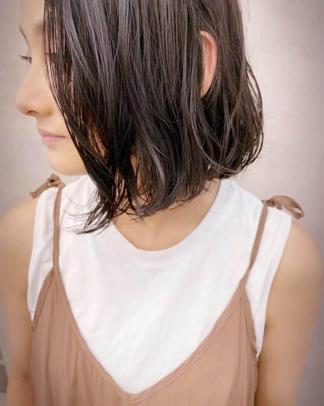 松浦みなみのインスタグラム：「:) ばっさりˊᵕˋ . むねさんありがとうございました(*´`) . #hairdonation #haircut #donation #hairtransformations #stopcancer #wigforkids #bobhaircut #longtoshort」