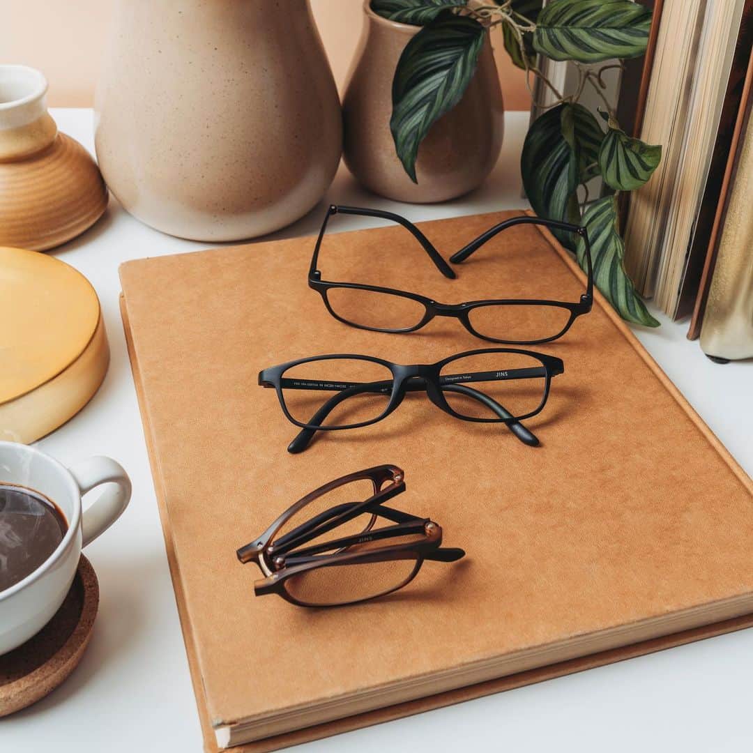 のインスタグラム：「NEW ARRIVAL: Introducing our foldable reading glasses! Where convenience meets style. They come ready-made in 3 magnification strengths (and! JINS SCREEN blue light lenses to protect your eyes further). Oval in shape and available in 2 colorways: black and brown tortoise haze. Also a handy mini compact case and cloth is included. All easy-to-carry, that fits right in your pocket. Learn more: jins.com/us/foldable-readers」