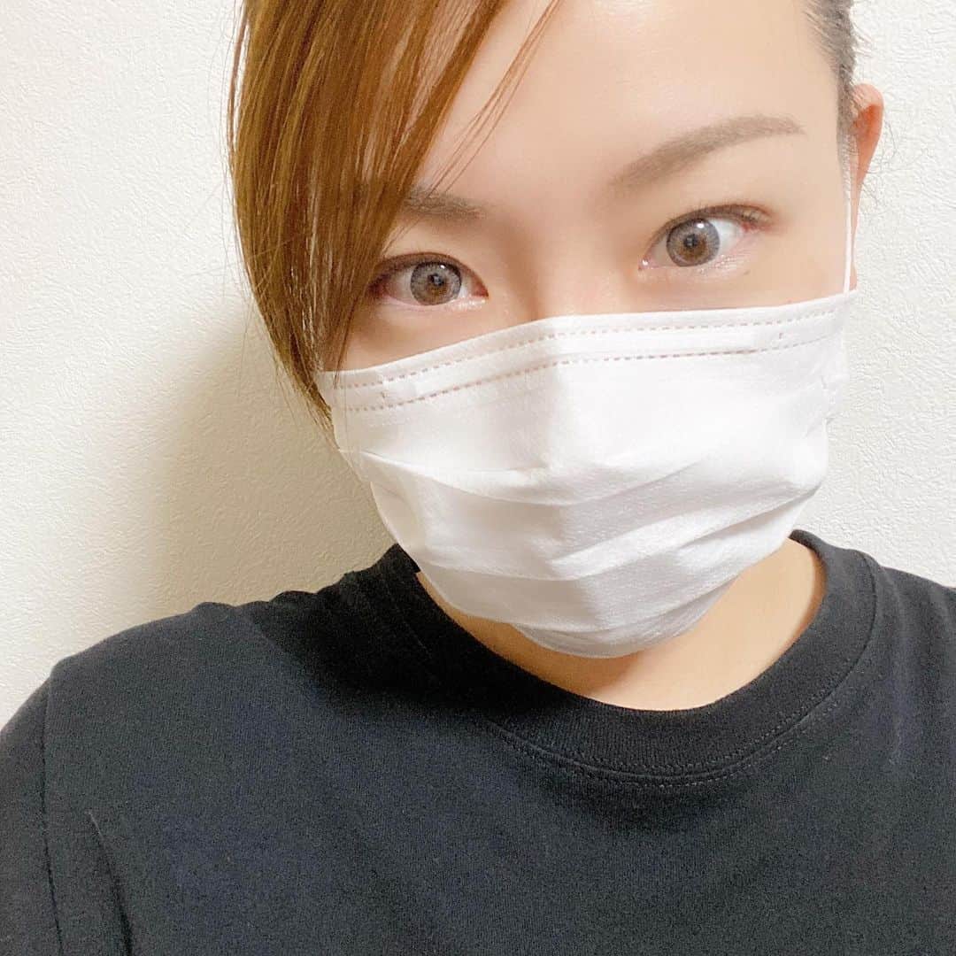 岩村菜々美さんのインスタグラム写真 - (岩村菜々美Instagram)「昨日はラジオ収録に行ってきました！ 事務所の女の子4人組でわちゃわちゃ喋ってます。 「東京ネットラジオ」からいつでも聞けるのでぜひー💕 マスクだから眉毛しか書いてないw #ファンデーション節約 #経費削減 #節約大事 #本当は急いでて手抜きした #カラコン神 #カラコンで全て解決」7月18日 10時08分 - nanami1120