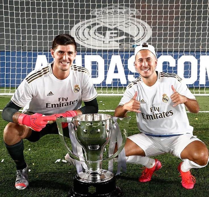 ティボ・クルトゥワのインスタグラム：「🇧🇪❤️ @hazardeden_10 #HalaMadrid」