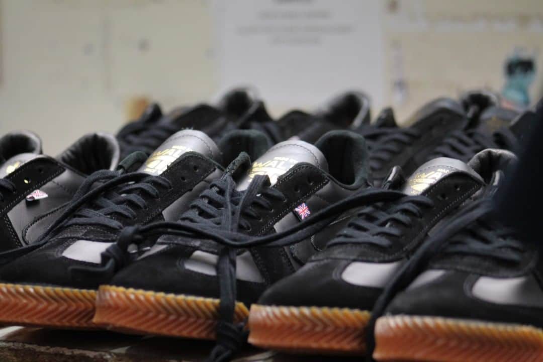 ウォルシュのインスタグラム：「The Tokyo20 Black are a hit 🔥 . . . #normanwalshuk #normanwalsh #britishmanufacturing #madeinbritain #ukmfg #shoes #footwear #sneakers #mens #mensstyle #mensfashion #sports #sport #athleisure #british #ootd」