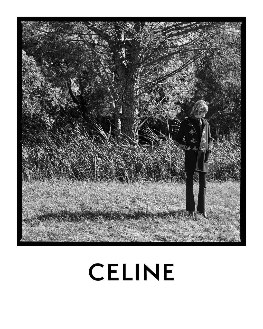 Celineさんのインスタグラム写真 - (CelineInstagram)「CELINE HOMME WINTER 20 CELINE CANETILLE EMBROIDERED COAT   COLLECTION AVAILABLE IN STORE AND AT CELINE.COM AUGUST 28 2020   DYLAN PHOTOGRAPHED BY @HEDISLIMANE IN SAINT TROPEZ IN JUNE 2020   #CELINEHOMME #CELINEBYHEDISLIMANE」7月18日 2時06分 - celine