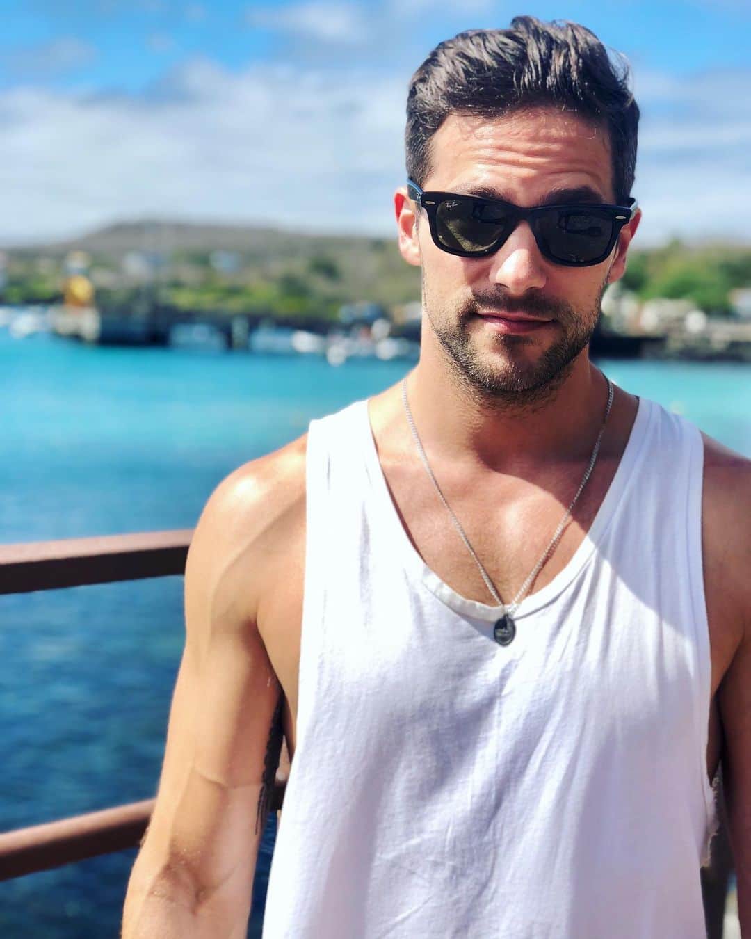 ブラント・ドーハティのインスタグラム：「I miss places」