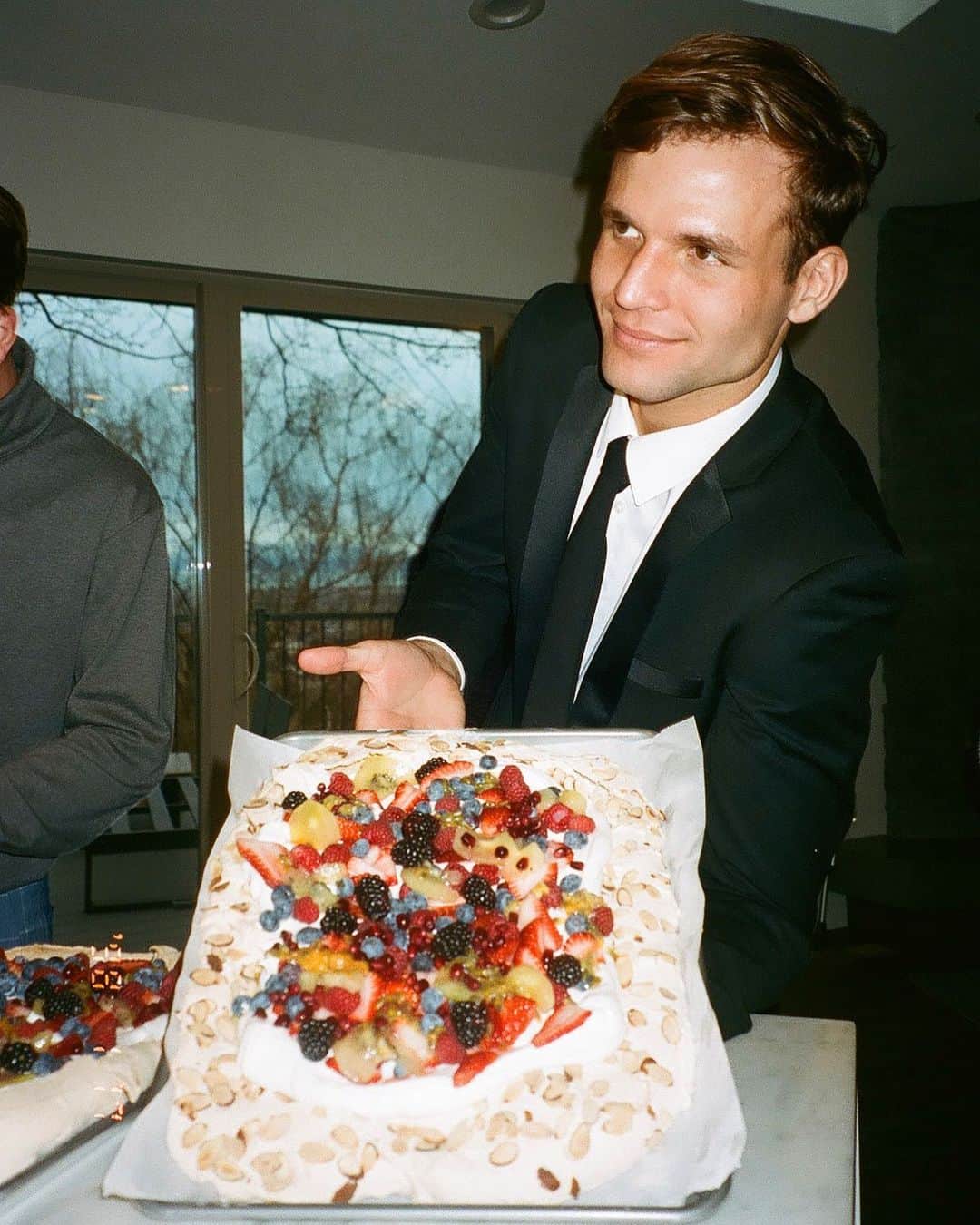 パイパー・アメリカ・スミスのインスタグラム：「Who gave you permission to be so sexy!! (pavlova) 😛」