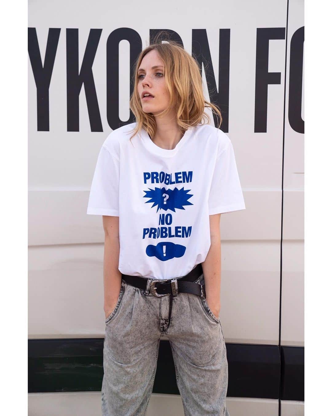 ドライコーンさんのインスタグラム写真 - (ドライコーンInstagram)「We teamed up with graphic artist EIKE KÖNIG for a limited-run,⁠ unisex statement shirt capsule. ⁠⠀ ⁠⠀ Shop it now on drykorn.com⁠⠀ ⁠⠀ Link in bio.⁠⠀ ⁠⠀ #drykorn #collaboration #eikekönig #shirtcapsule #limited #autumnwinter2020 #drykornforbeautifulpeople #eikekoenig #statementshirt #unisex」7月18日 3時24分 - drykorn_forbeautifulpeople