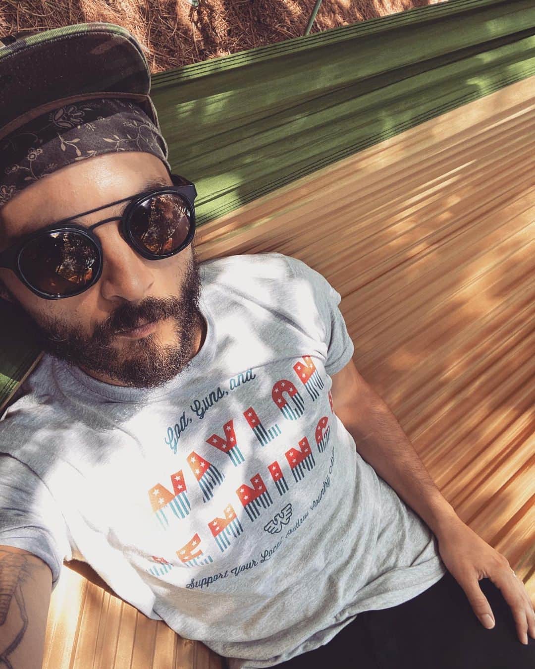 マイケル・マラーキーのインスタグラム：「brb af」