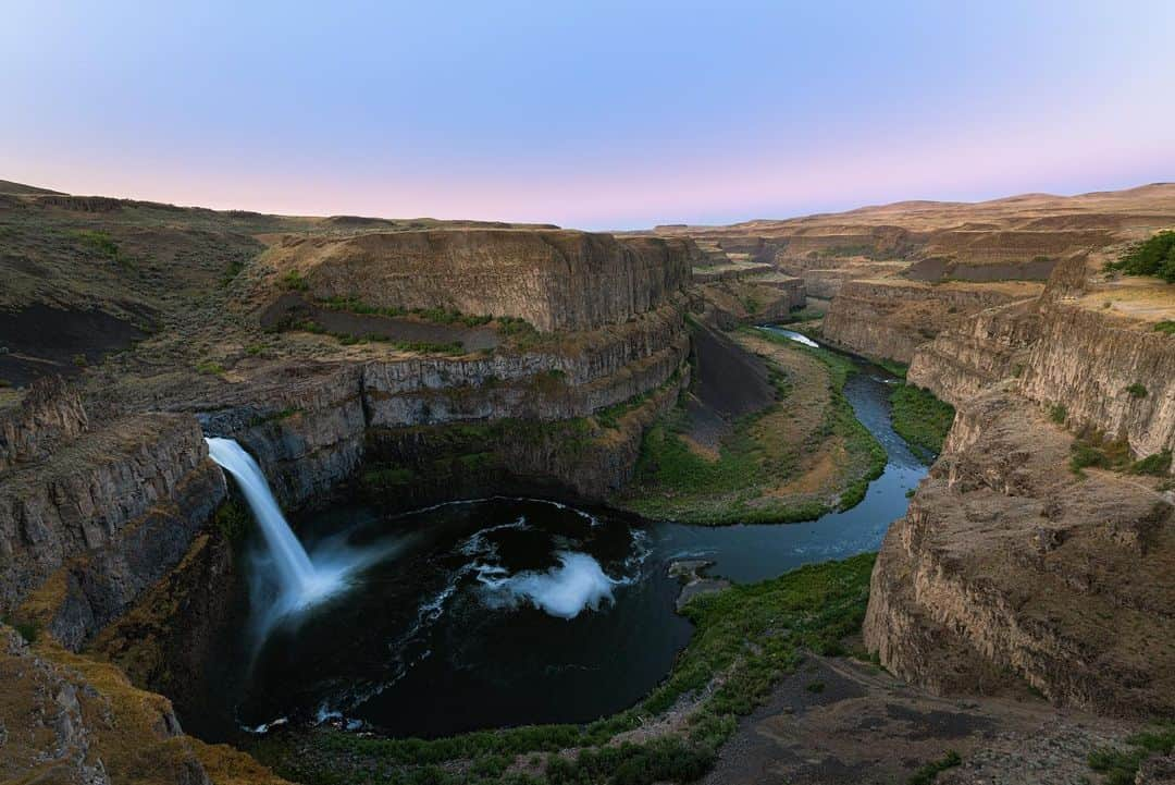 NikonUSAさんのインスタグラム写真 - (NikonUSAInstagram)「🙌 Views at Palouse Falls, courtesy of @mccann_compositions with the Nikon D850 and AF-S NIKKOR 24-70mm f/2.8E ED VR at #bluehour.  Blue hour is waiting. Pro tip: Make sure your gear is set up so you catch the fleeting moment right after sunset! Show us what you shoot with #NikonNoFilter!   #Nikon #bluehour #NIKKOR #D850 #landscape #ladnscapephotography #waterfalls #palousefalls #washington」7月18日 3時25分 - nikonusa