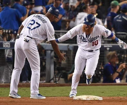 ジャスティン・ターナーさんのインスタグラム写真 - (ジャスティン・ターナーInstagram)「New podcast up this week with special guest, @Dodgers 1st base and outfield coach, @georgelombardsr. Hear his amazing story and how this pandemic has allowed him to discover more about his past. We also talk baseball and the preparation and challenges coaches face in today’s game!  Click link in my bio to listen!!」7月18日 5時10分 - redturn2