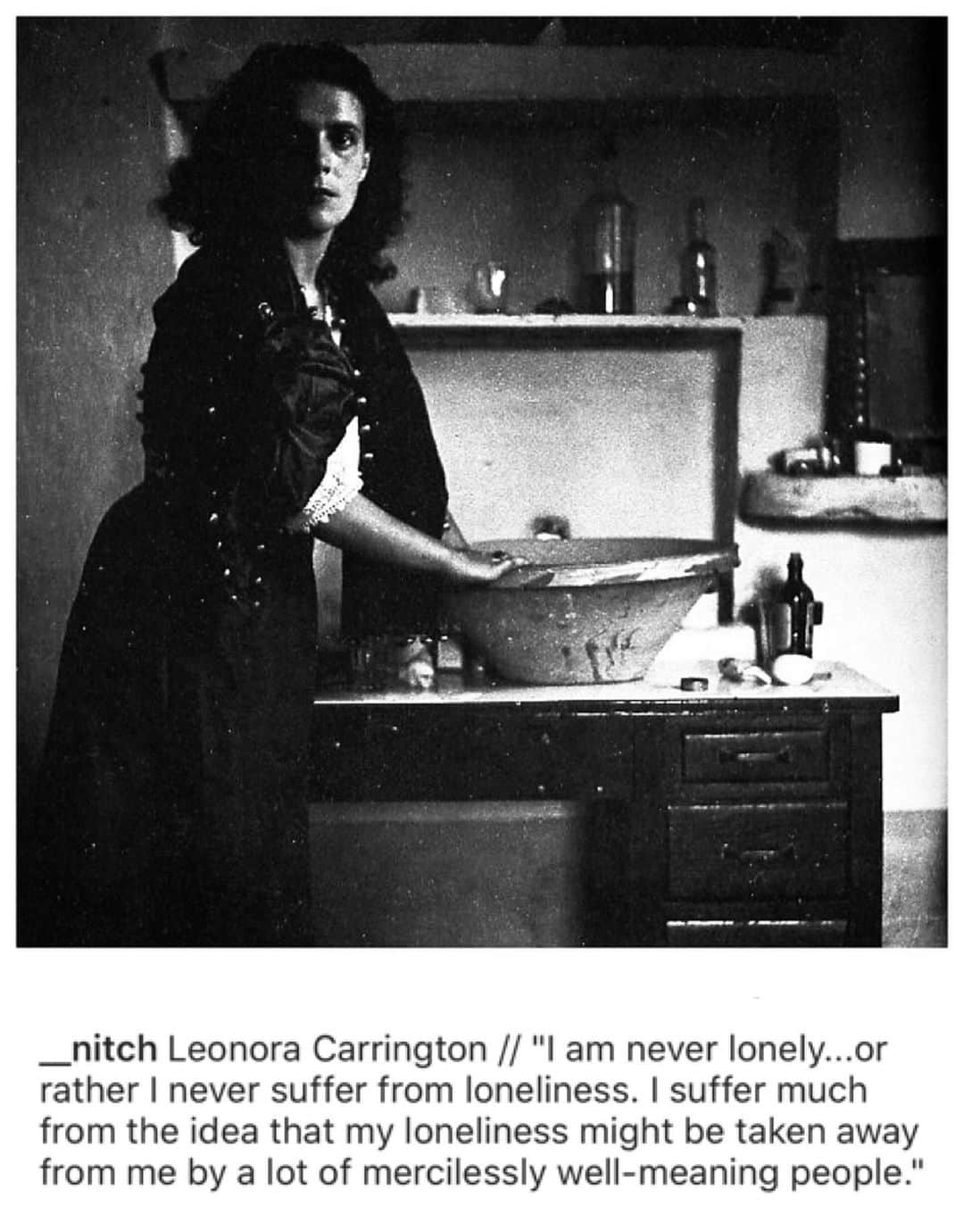 ナタリア・コルドバ・バックリーのインスタグラム：「My loneliness...my dear friend. Via @__nitch」