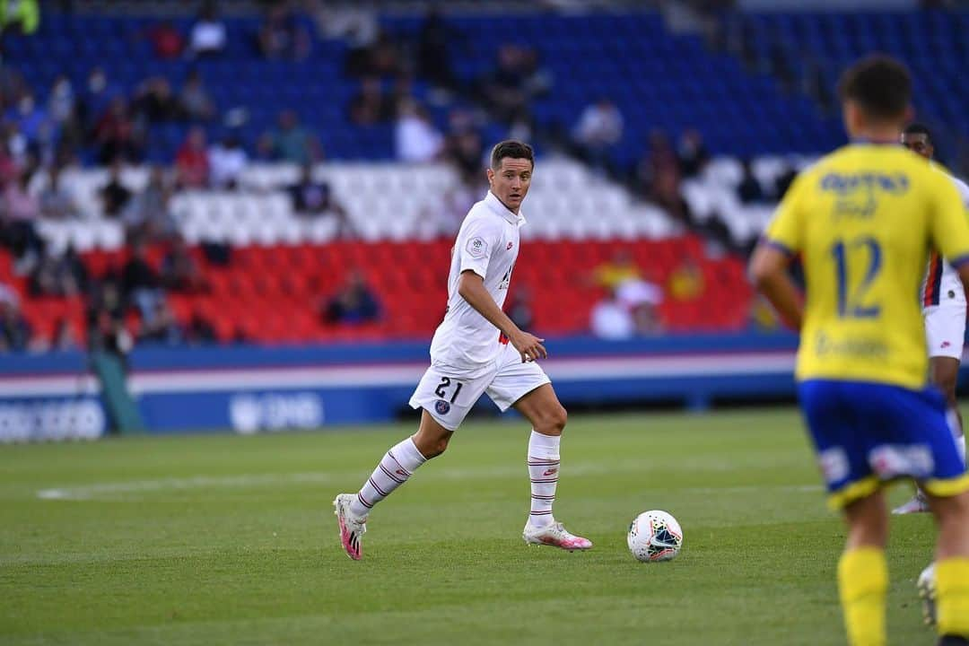 アンデル・エレーラさんのインスタグラム写真 - (アンデル・エレーラInstagram)「Feels good to be back at home 🔴🔵」7月18日 5時34分 - anderherrera