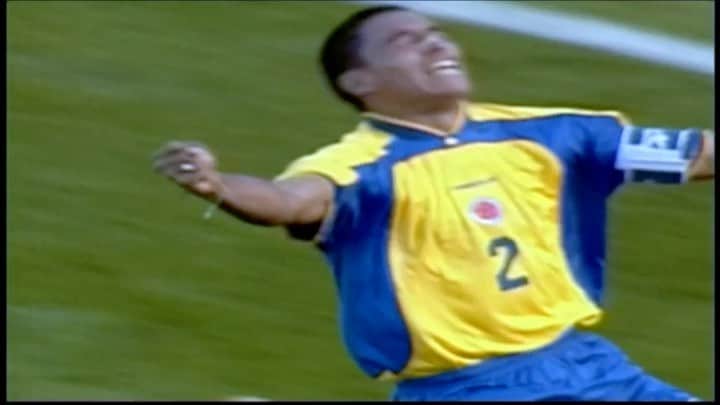 サッカー コロンビア代表チームのインスタグラム：「¡3 golazos y un título!   Este sábado 18 y domingo 19 de julio desde las 10:15 a.m. por el @golcaracol vuelve a ver los partidos 🆚 Argentina por la Copa América 99 y la final de la Copa América 2001 🆚 México 🇨🇴  #EnModoCopaAmérica #ViveElGolCaracol」