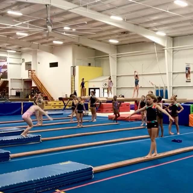 Inside Gymnasticsさんのインスタグラム動画 - (Inside GymnasticsInstagram)「🤸‍♀️What ...