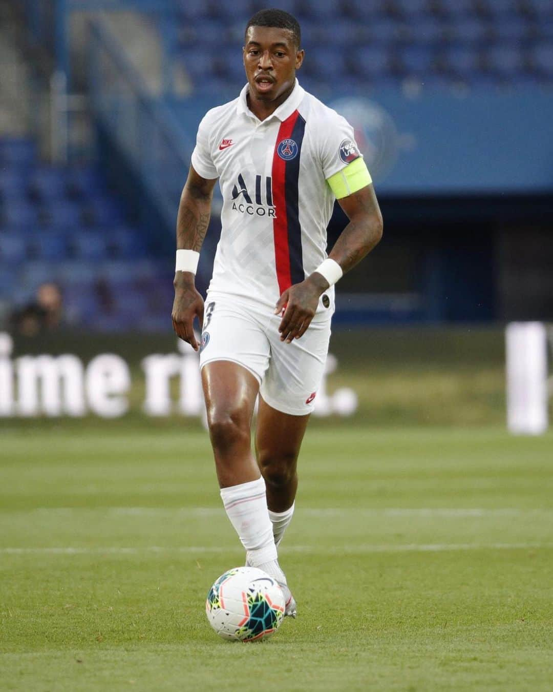 プレスネル・キンペンベさんのインスタグラム写真 - (プレスネル・キンペンベInstagram)「Sweet sweet home 🏟🔴🔵 #LAFORCE」7月18日 5時59分 - kimpembe3