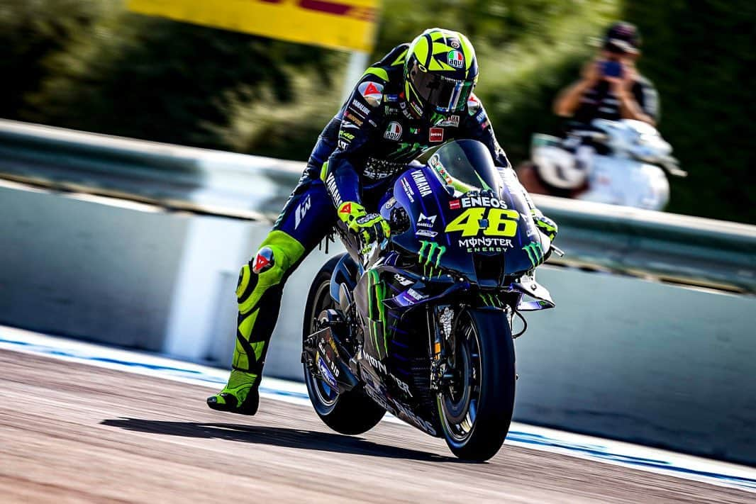 バレンティーノ・ロッシさんのインスタグラム写真 - (バレンティーノ・ロッシInstagram)「Circuito de Jerez,Spain Friday,free practice  📸 @gigisoldano @falex79」7月18日 6時19分 - valeyellow46