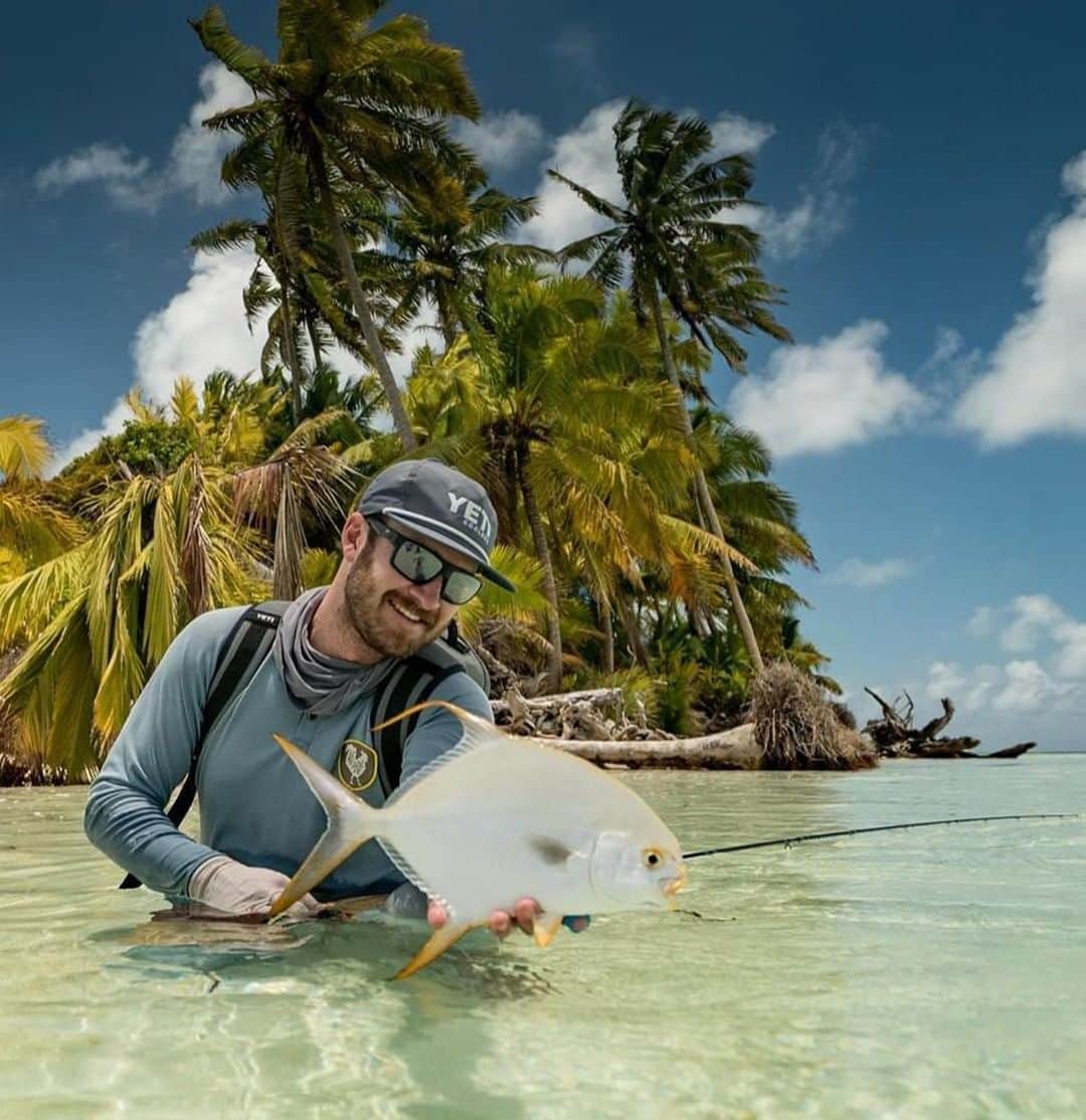 Costa Sunglassesのインスタグラム：「Seychelles score. 📷: @christiaanpretorius #SeeWhatsOutThere #BornOnTheWater」