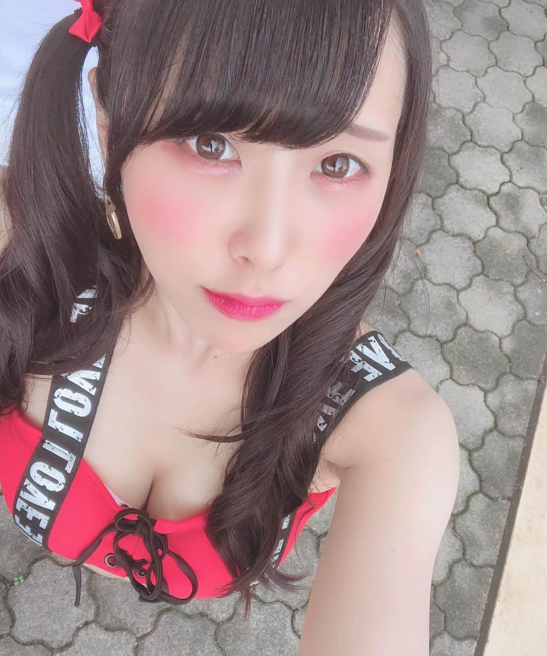 のインスタグラム：「おはくま🐻 . . #おはよう #gm #goodmorning #おはくま #日々の出会いに感謝 #バクステ外神田一丁目 #熊本美和 #miwakumamoto  #アイドル #idol #일본 #아이돌 #アイドルボウラー #Pリーガー #プロボウラーになりたい #japanesegirl #followme #水着 #ビキニ #red #ツインテール  #ゆる巻き #早起き #summer #👙 #すきぴ」