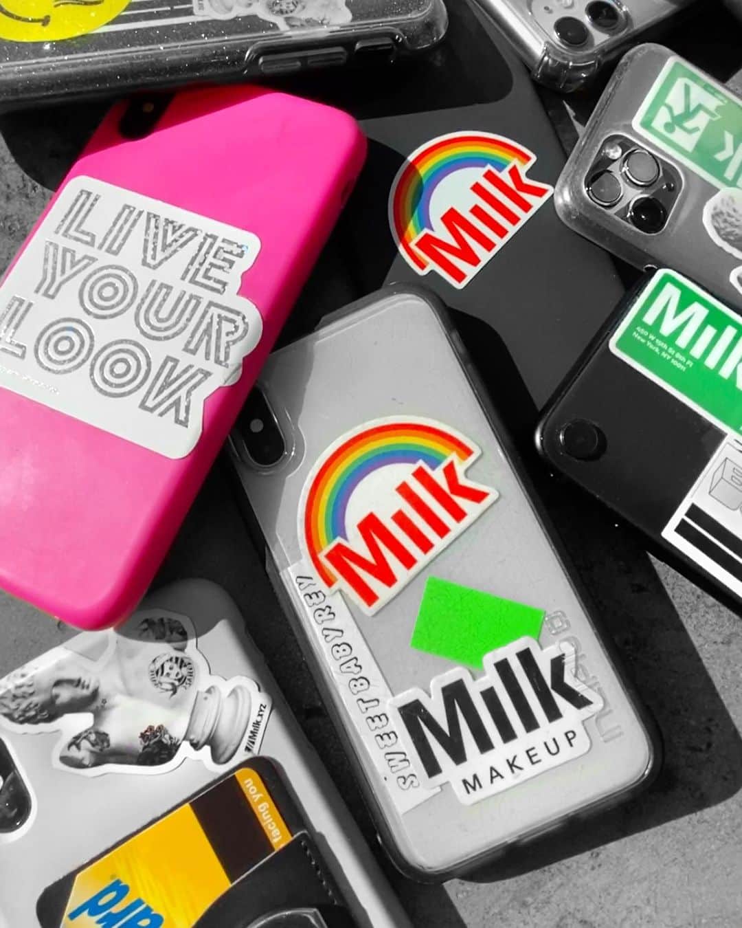Milk Makeupさんのインスタグラム写真 - (Milk MakeupInstagram)「pullin up to the function like 📱🥛📱🥛📱🥛📱 - TAG someone who needs to dress up their phone with some MMU stickers ⤵️」7月18日 7時13分 - milkmakeup