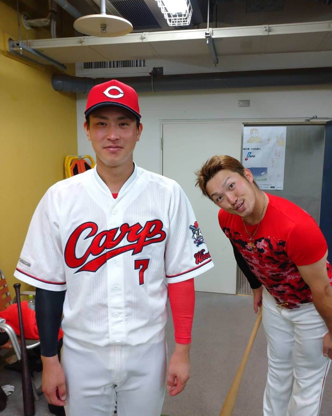 のインスタグラム：「･ 今シーズンのどーばさんの覚醒が止まらない🥺👏 ･ 誠也くんは相変わらずの変顔🤣💕 ･ #堂林翔太#鈴木誠也 #広島東洋カープ#広島カープ#カープ#carp」