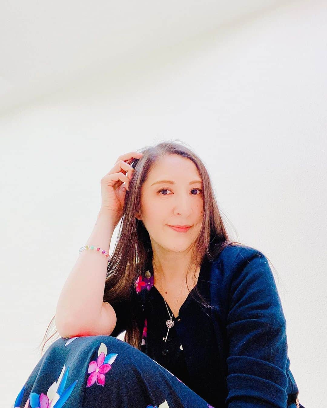 のインスタグラム：「✨🤴🏻お姫様👸✨  とっても素敵な夢を見た(◡‿◡ฺ✿)♥️ 覚めたくなかった‪𐤔𐤔‬ ずっとずっと夢の中で幸せ味わっていたかったなぁ♥️(*¯︶¯♥♥️  王子様👑🦄 早く迎えに来てくださいな ⚠️｡ﾟ(ﾟ´Д｀ﾟ)ﾟ｡⚠️   ♥♥♥♥♥♥♥♥♥♥♥♥♥♥♥♥♥  ✨🤴🏻 Princess 👸✨  I had a very nice dream (◡‿◡ฺ✿)♥️ I didn't want to wake up ‪𐤔𐤔‬ I've always wanted to enjoy happiness in my dreams♥️(*¯︶¯♥♥️  Prince 👑🦄 Please come pick me up soon ⚠️.゜(゜´Д｀゜)゜.⚠️   ♥♥♥♥♥♥♥♥♥♥♥♥♥♥♥♥♥  #シミウスアンバサダーサポーターズ  #幸せ #happy #生きる意味  #live」