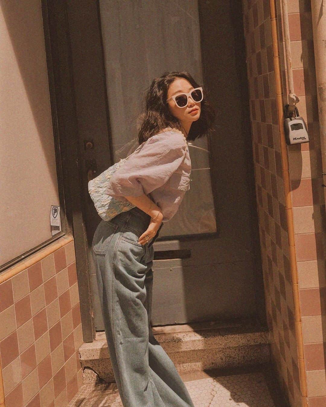 OOTD Magazineさんのインスタグラム写真 - (OOTD MagazineInstagram)「What do you love about this look? @vivid — ✨ We used our signature OOTD - Original preset/filter ✨」7月18日 18時32分 - ootdmagazine