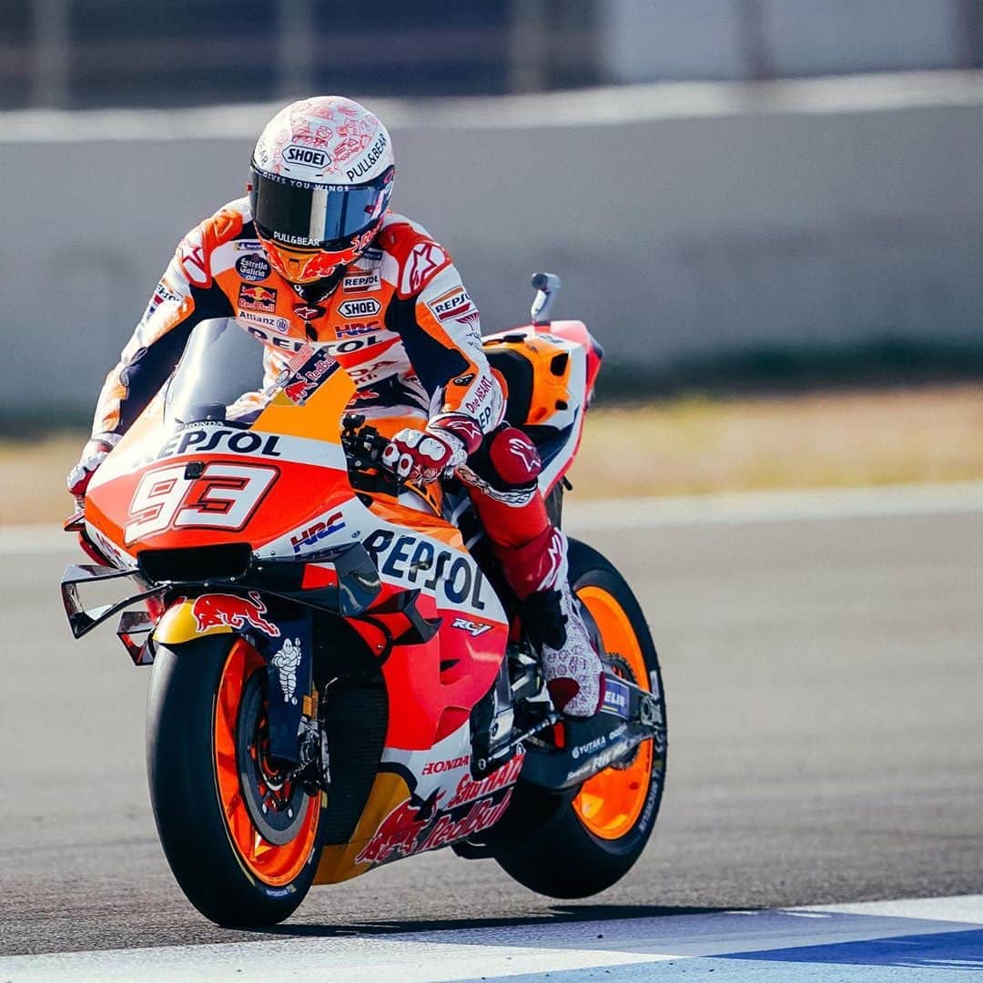 レプソル・ホンダのインスタグラム：「Floating along ☁️ ⠀⠀⠀⠀⠀⠀⠀⠀⠀ #PushingAheadTogether #MotoGP #RidingForThem #MotoGPIsBack #MotoGP #MM93 #MarcMarquez93 #AM73 #AlexMarquez73 #Racing #Repsol #Honda #Racing #RepsolHonda #HRC #RC213V #ThePowerOfDreams #Racing #Motorcycle #Team #OneHeart」
