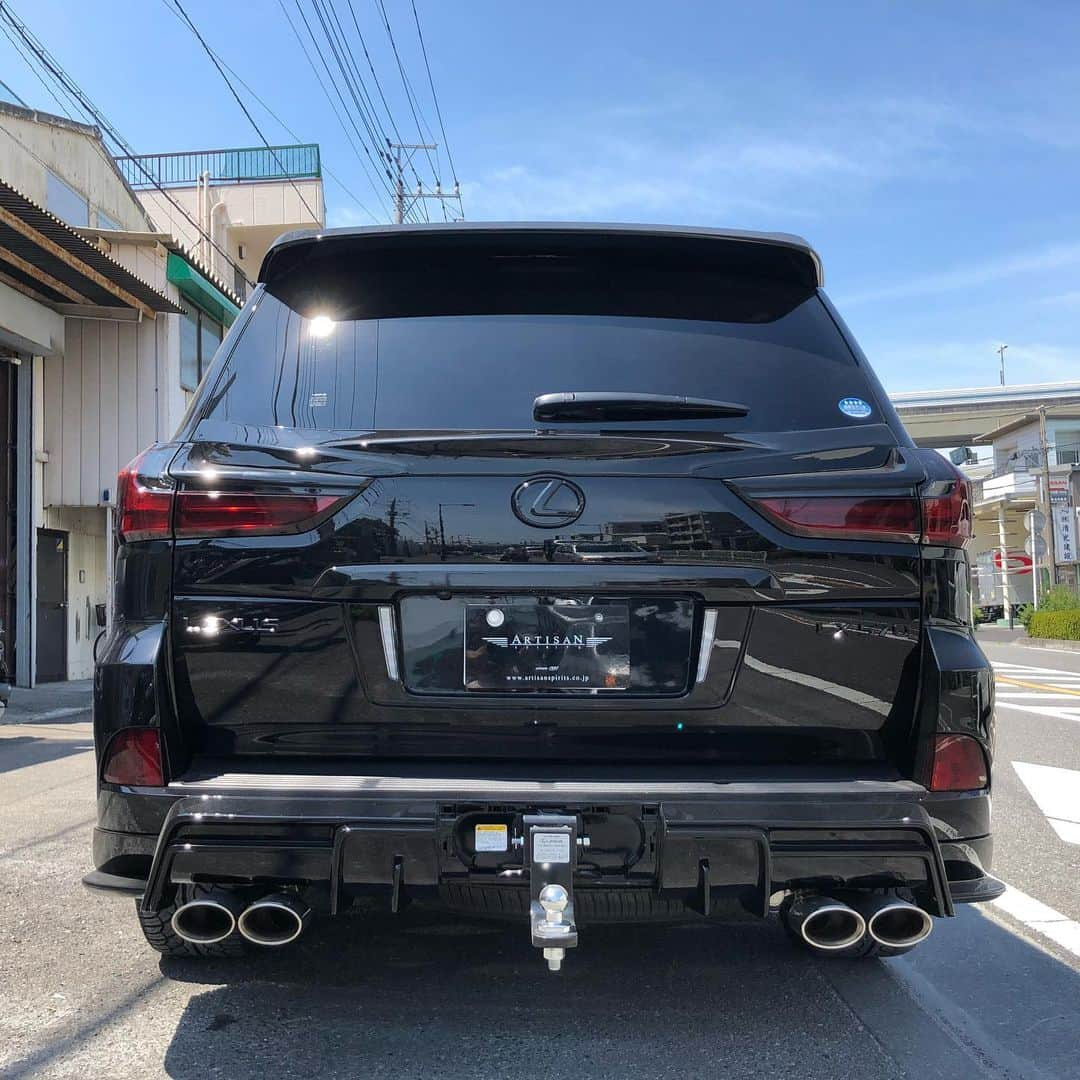 Spirits Artisanさんのインスタグラム写真 - (Spirits ArtisanInstagram)「lexus LX570 Artisanspirits/// Sportsline blacklabel www.artisanspirits.co.jp #artisanspirits #artisan #lexus #lexuslx #lexuslx570 #lx #lx570 #bodykit #blacklabel #suv #corarta7 #yokohamatire #japan #jp #evasivemotorsports #ravspecjdm #butlertire #jworksunlimited #premierautowerkz #suvproject #kanooperformance #car_life_staff  #車庫小舗 #nigeljdmparts #トラウム #advanced_auto_performance  #otto.auto.service #mr__lexus #jackspna」7月18日 19時38分 - artisan_spirits