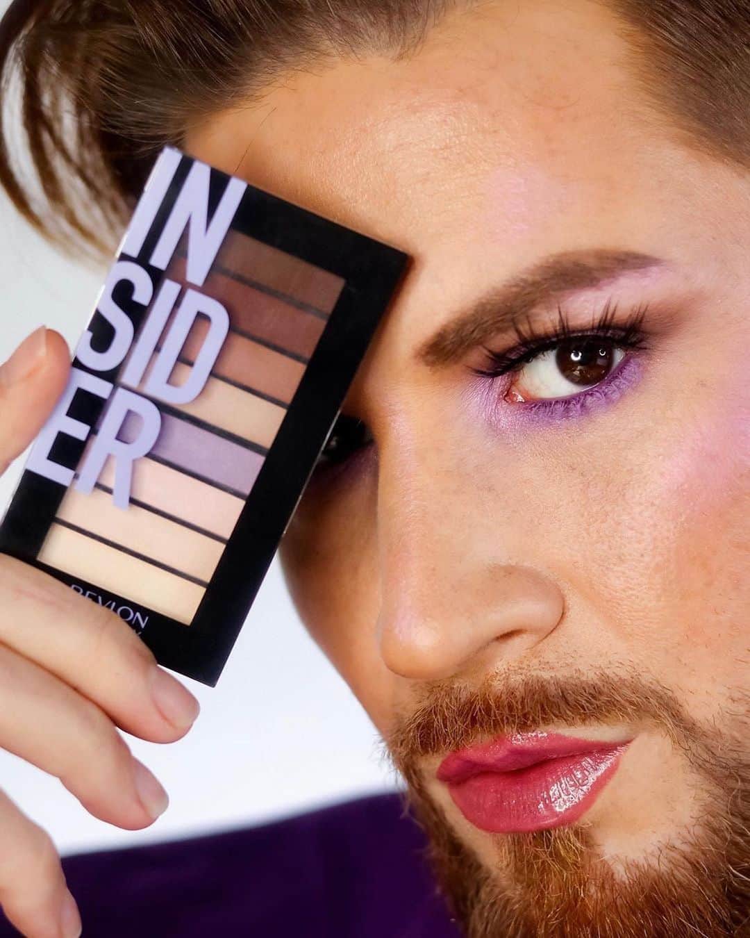 Revlonさんのインスタグラム写真 - (RevlonInstagram)「An Insider look with @charlixboi 💜 . #Looksbook Palette in Insider (940) has 8 coordinated colors packed with personality and color payoff that wears up to 24 hours.」7月18日 10時58分 - revlon