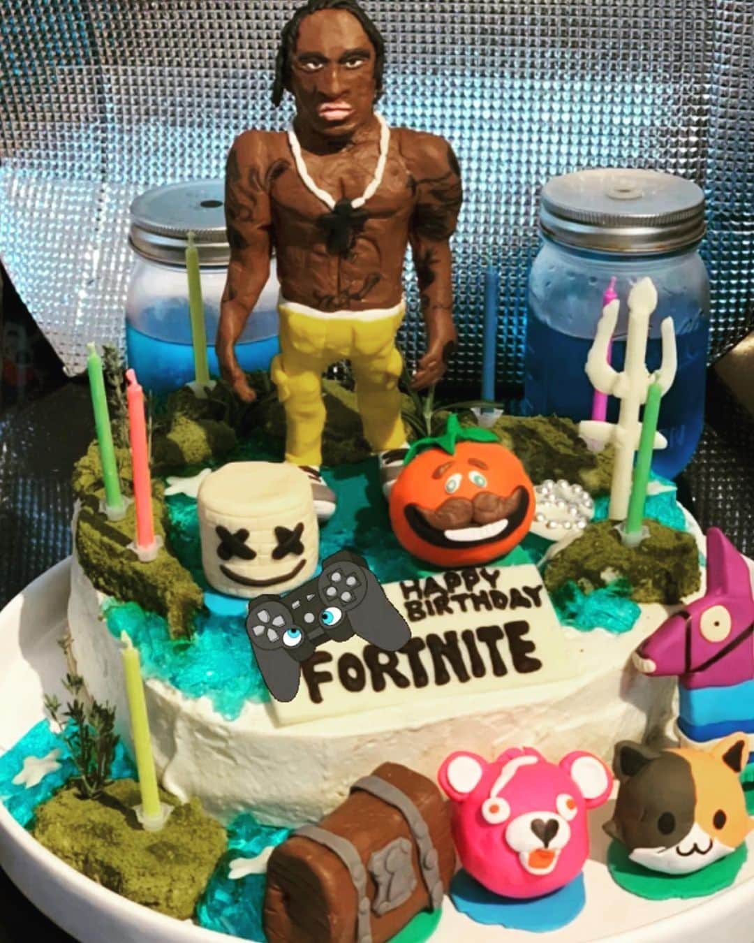 KENJI03のインスタグラム：「fortnite world thank you!! @ai_ideue  #fortnite #travisscott #フォートナイト #marshmello #ps4 #nintendoswitch  #hiyunk #composer #trackmaker #songwriter #backon #kenji03 #teeda #happybirthday #myson」