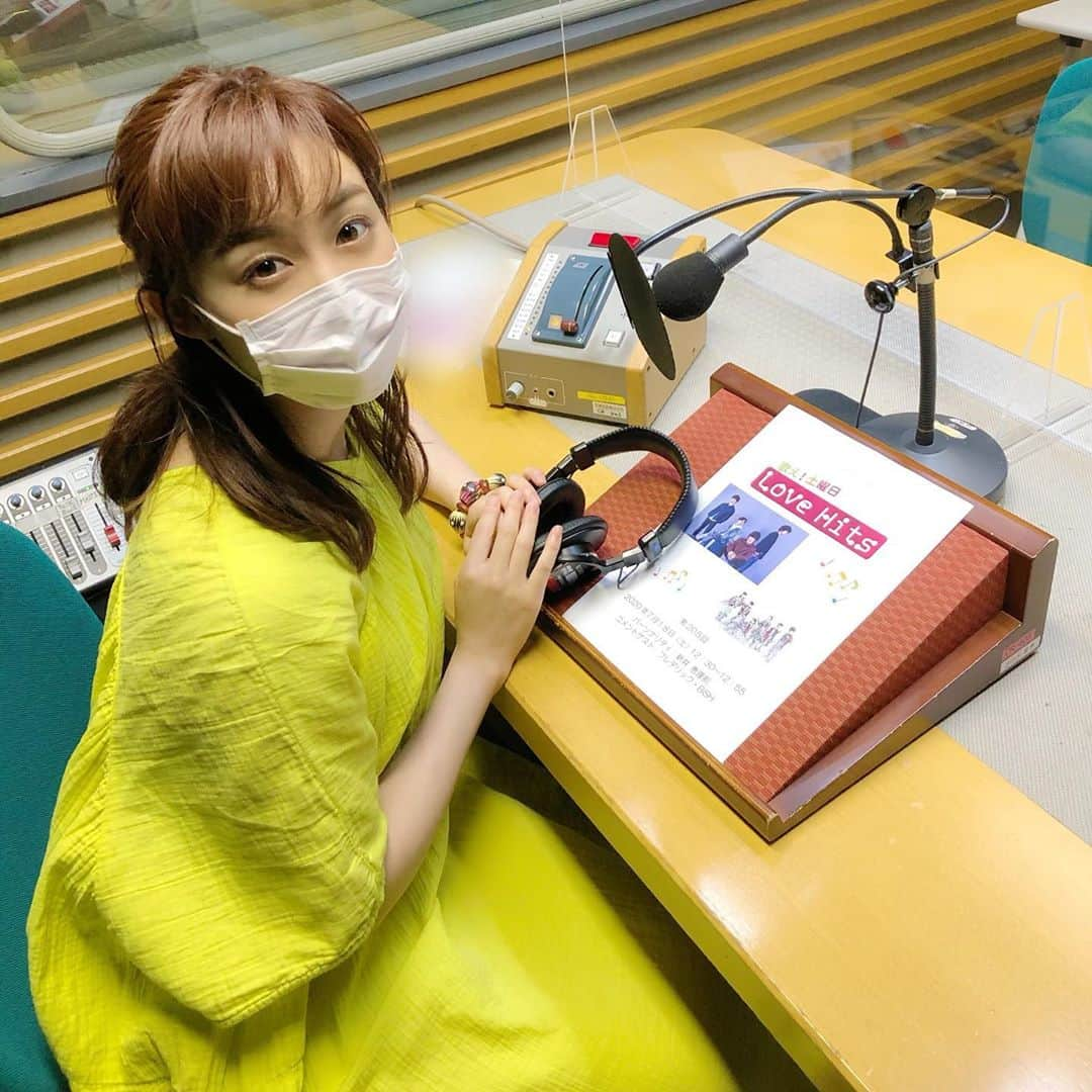 新井恵理那さんのインスタグラム写真 - (新井恵理那Instagram)「7/18『歌え！土曜日 Love Hits』(毎週土曜12:30〜NHKラジオ第一/らじる☆らじる・radikoで配信)は、「アーティストからこんにちは」には、フレデリック、BiSHが登場(#^.^#) 今回もマスクをしながらの収録でした(*'▽'*)お聴き逃しの方は、週明けから「らじる★らじる」の聴き逃しサービスでどうぞ♪ #ラブヒッツ #フレデリック #bish #新井恵理那 #centforce」7月18日 11時27分 - elina_arai