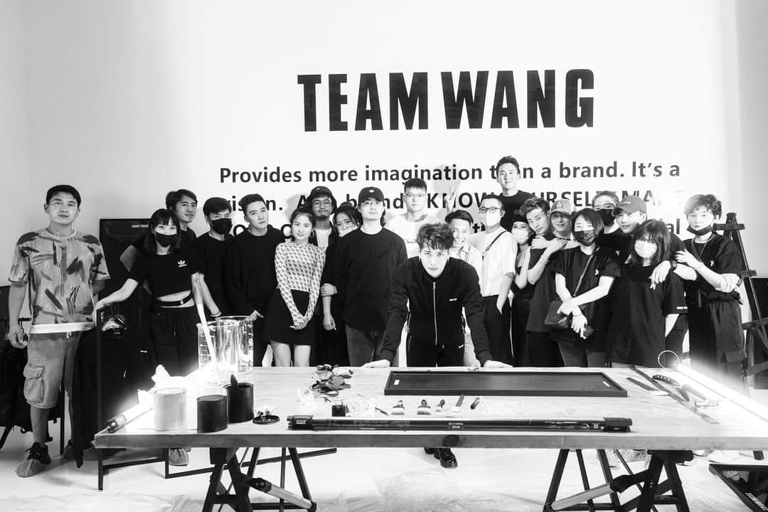 ジャクソンさんのインスタグラム写真 - (ジャクソンInstagram)「It’s finally here For almost 3 years planing & strategizing & building & executing Wanted to present the best form of @teamwangdesign division.  There is no perfect. but there is perfection in everyone’s standard. This is my current perfection. Every move we make is our satisfaction. This is our history. @teamwang   Official member, let’s make history🙏  #TEAMWANG #GLOBALreleaseNOW」7月18日 11時36分 - jacksonwang852g7