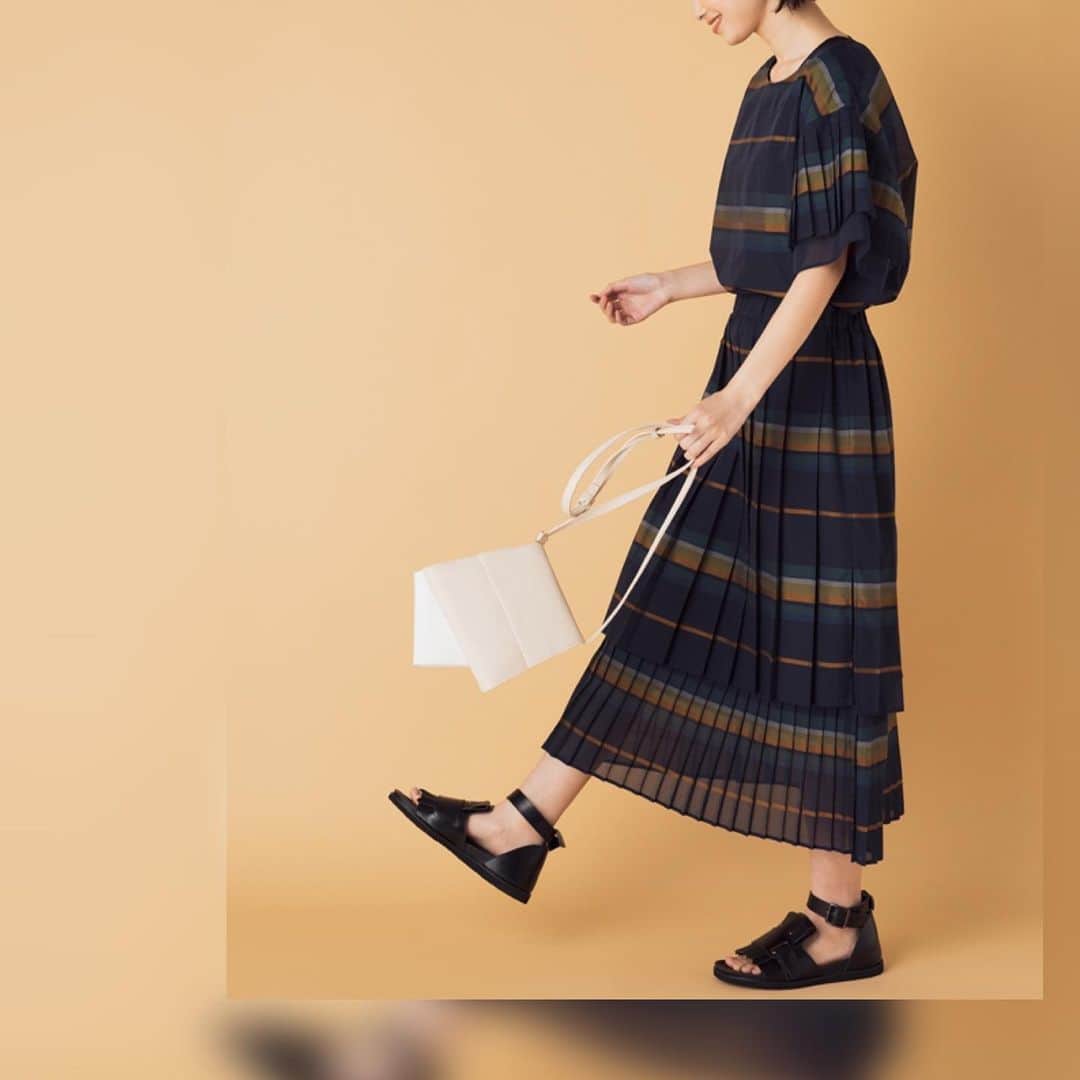 ネ・ネットのインスタグラム：「公式オンラインショップHUMORにて公開中の特集ページ「Autumn Styling」 。9月・10月に発売予定のアイテムをご紹介しています。先行予約していただくとWポイントさしあげています。  @nenet_official プロフィールのURLよりぜひご覧ください。  #ネネット #nenet #新作 #new #autumn  #winter #2020 #collection  #fashion #tokyo #japan @hmrjp #onlineshop #humor #september #october」