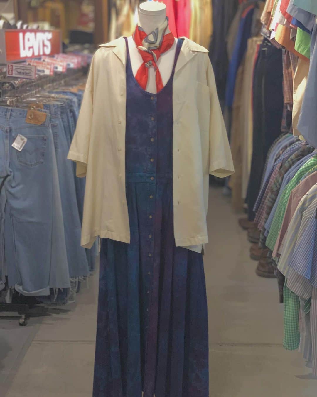 のインスタグラム：「#原宿シカゴ吉祥寺店  💃🏻Lady's Coordinate💃🏻  【吉祥寺店 営業時間】 11:00〜19:00 時短営業のため、上記の営業時間となっておりますので何卒よろしくお願いします。  #レディースファッション#レディースコーデ#メンズファッション#メンズコーデ#原宿#原宿シカゴ#古着#古着屋#古着屋さん#お洒落さんと繋がりたい#古着好きな人と繋がりたい#古着女子#古着男子#フルジョ#フルダン#原宿#下北沢#吉祥寺#京都 #harajuku#harajukuchicago#usedfashion#usedstyle#usedmix#usedclothing#vintage#outfit」