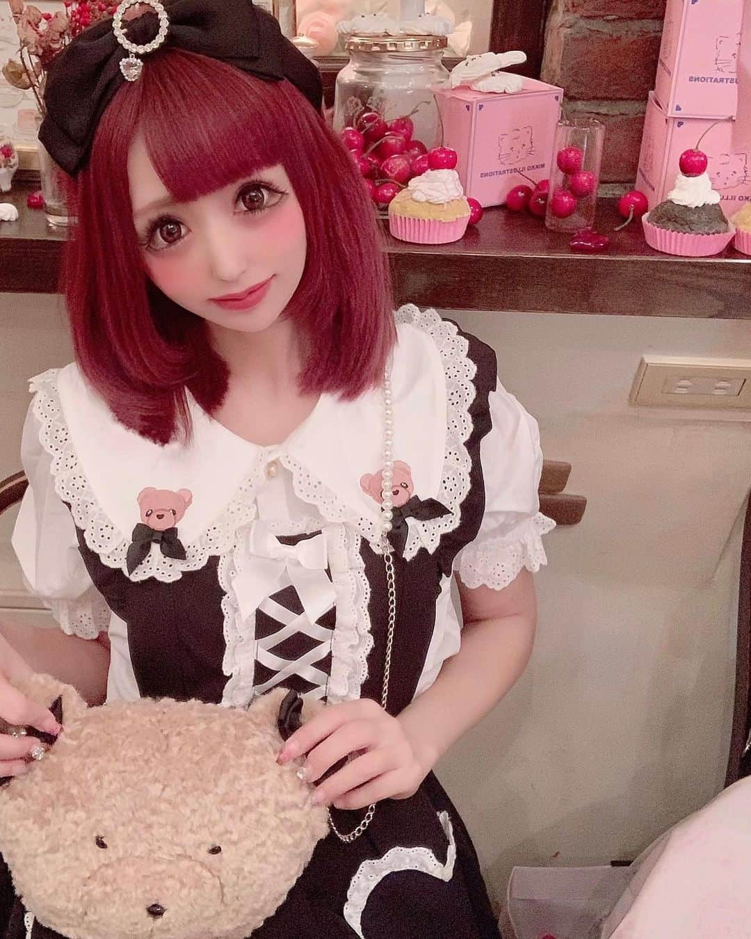 桜咲姫奈さんのインスタグラム写真 - (桜咲姫奈Instagram)「ぷりめろのくまちゃんブラウスと エプロンジャンスカ🧸🍒 にミルフィーユクローゼットの カチューシャとくまポシェット🧸 ･ ･ #princessmelody #プリメロ #marscoordinate #お洒落さんと繋がりたい #お洒落好きな人と繋がりたい #お洒落好き#今日のコーデ #プリメロコーデ #マーズコーデ #楽チンコーデ #プチプラコーデ #リンクコーデ #量産型 #好きな物着たい #ミルフィーユクローゼット」7月18日 13時00分 - himena_ousaki