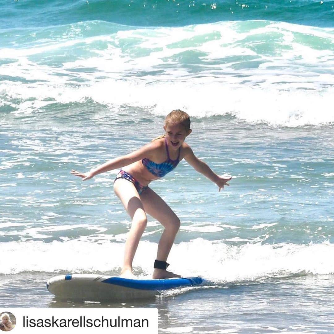 マーク・シュルマンさんのインスタグラム写真 - (マーク・シュルマンInstagram)「#Repost @lisaskarellschulman with @get_repost ・・・ My surfer girl 💕」7月18日 13時18分 - markyplanet