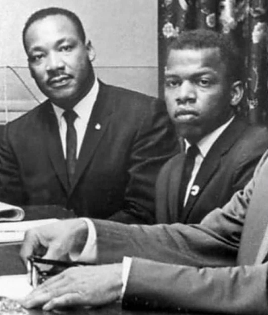 ソフィア・ブッシュさんのインスタグラム写真 - (ソフィア・ブッシュInstagram)「We have lost a king among men. Thank you @repjohnlewis, for your leadership. For your activism, your service, your standing against injustice, and kneeling in prayer for progress. You showed us how to fight from a place of love. “I want to see young people in America feel the spirit of the 1960s and find a way to get in the way. To find a way to get in trouble. Good trouble, necessary trouble.” Rest In Power, dear sir. You made all kinds of good trouble, for the good of us all. Your example is, and shall remain, timeless and eternal. In gratitude ... #GoodTrouble #JohnLewis」7月18日 13時45分 - sophiabush