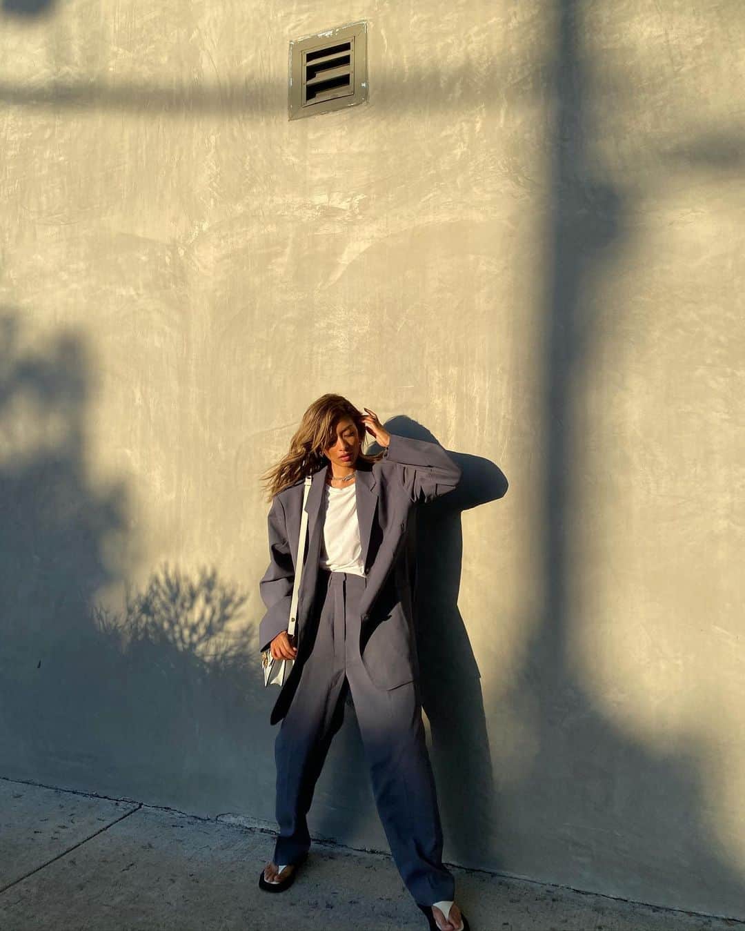 ローラさんのインスタグラム写真 - (ローラInstagram)「I’m wearing my favorite vintage suits today ✨きょうはお気に入りの古着のセットアップに　@louisvuitton さんからいただいたバックをあわせてみたよ🤍」7月18日 13時41分 - rolaofficial