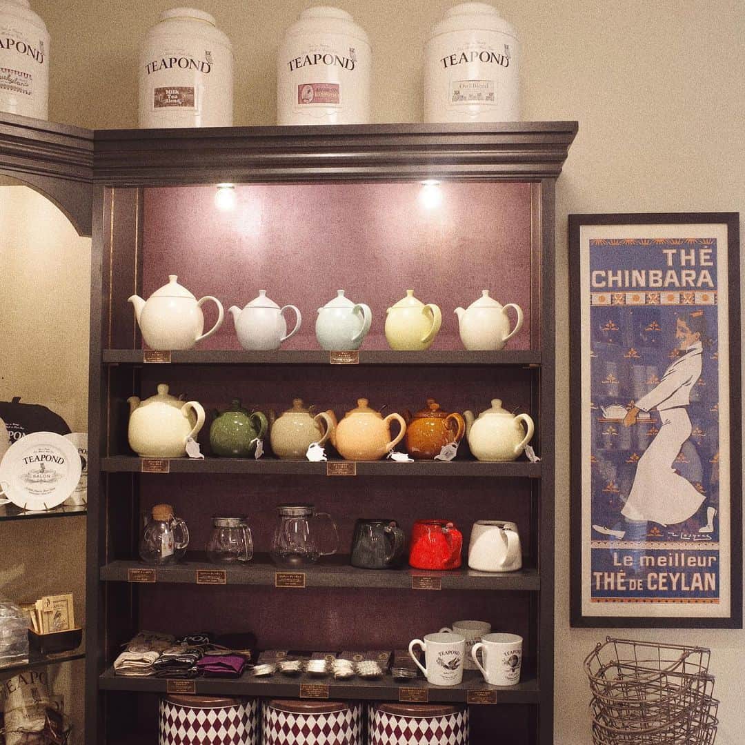 佐藤優里亜さんのインスタグラム写真 - (佐藤優里亜Instagram)「新しく外苑前にできた「the ARGYLE aoyama」のTEAPONDに行ってきたよ🌼 ・ 紅茶専門店だけあって種類も豊富。 ・ これからの季節に美味しい水出しの紅茶は色も透き通るように綺麗でスッキリと美味しい！ ・ 8月からはテイクアウトも出来るって🌿 よく通る道なので次回は気になったマスカットのアイスティー頼みたいな。 ・ @teapond.jp  #TEAPOND #ティーポンド #紅茶専門店 #PR」7月18日 14時03分 - yuriang_