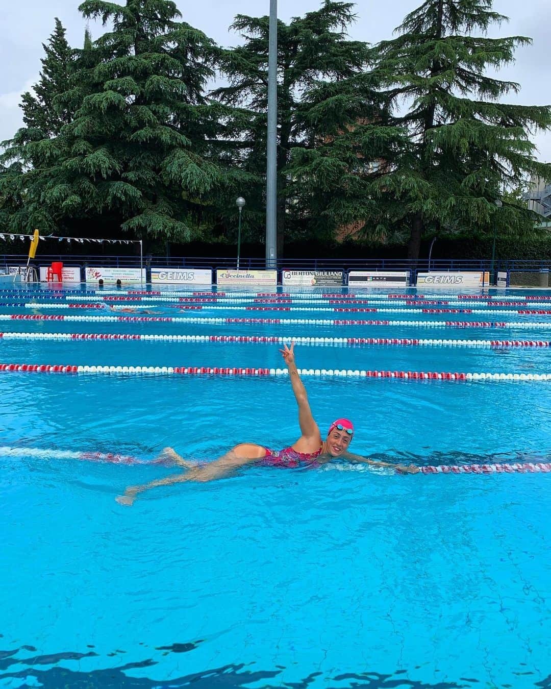 アレッシア・ポリエリさんのインスタグラム写真 - (アレッシア・ポリエリInstagram)「Chi non vedeva l’ora arrivasse il weekend? IOOOOOOOO 😍✋🏼 💙🦋 . . #weekend #training #swimming #pool #finnally #imola」7月18日 20時03分 - alebibipolly