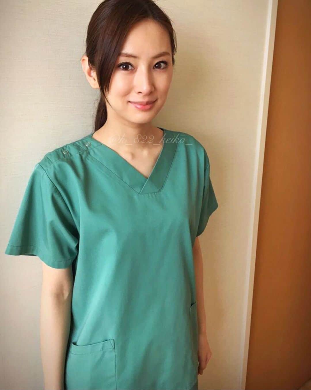 北川景子　ファンアカウントのインスタグラム：「❤︎" 女医👩‍⚕️💉🚑🏥💊 ✼••┈┈••✼••┈┈••✼ #北川景子 #kitagawakeiko  #keikokitagawa  #景子さん #景子ちゃん」
