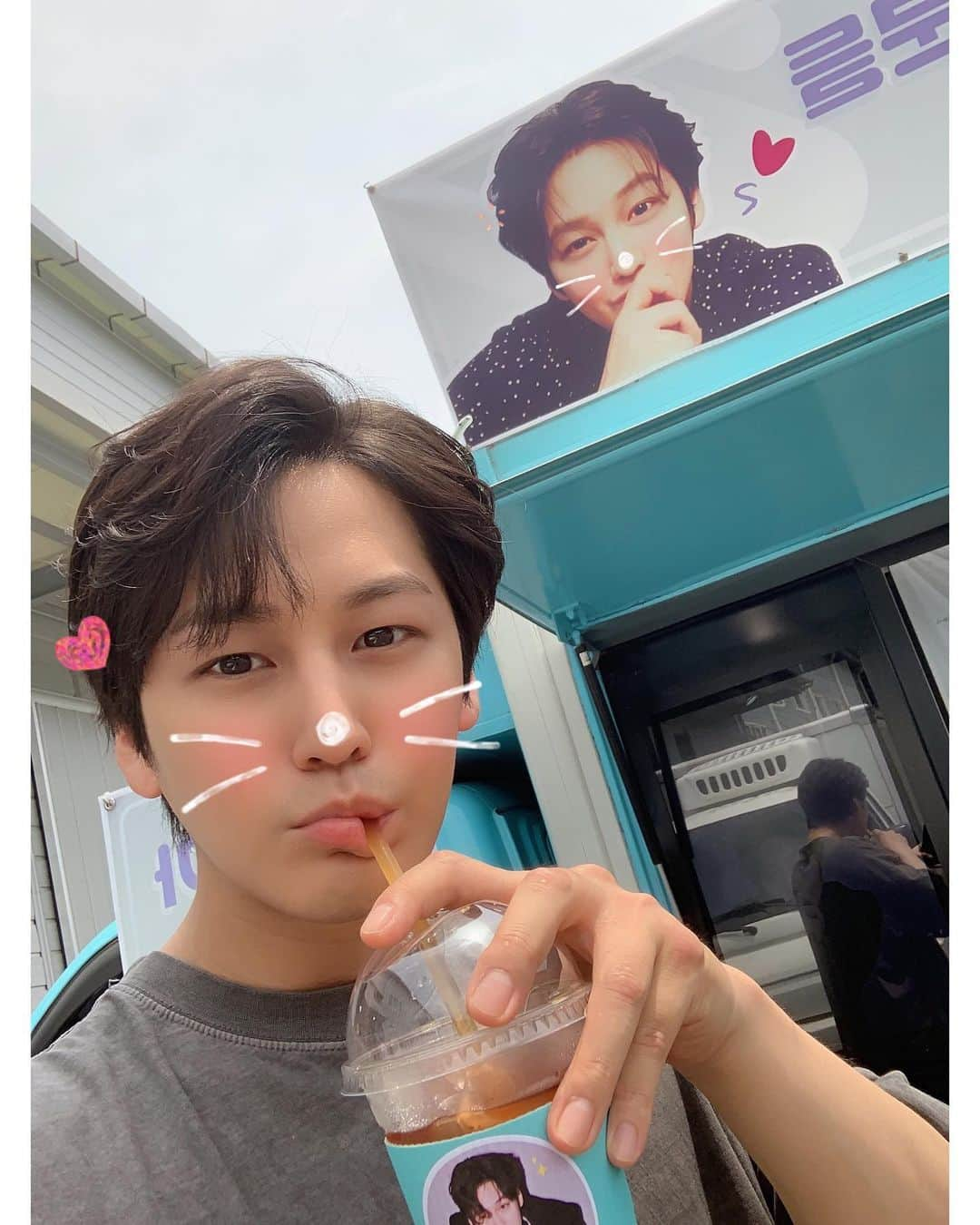 キム・ボムさんのインスタグラム写真 - (キム・ボムInstagram)「thx 🥔 family  이랑이랑 🦊😝」7月18日 14時58分 - k.kbeom