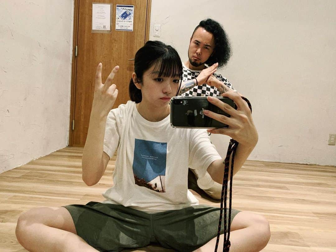 門前亜里のインスタグラム：「中国武術を習いはじめました~✌🏻🙏🏻✌🏻 @akino_lee」