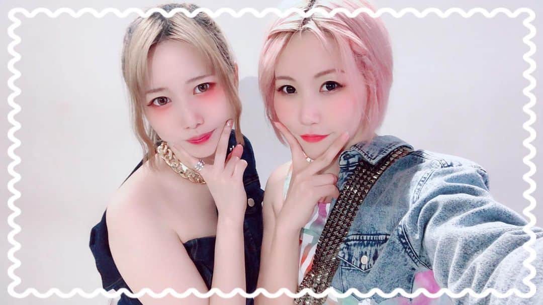 miumeのインスタグラム：「👩‍❤️‍💋‍👩 #こじとり」