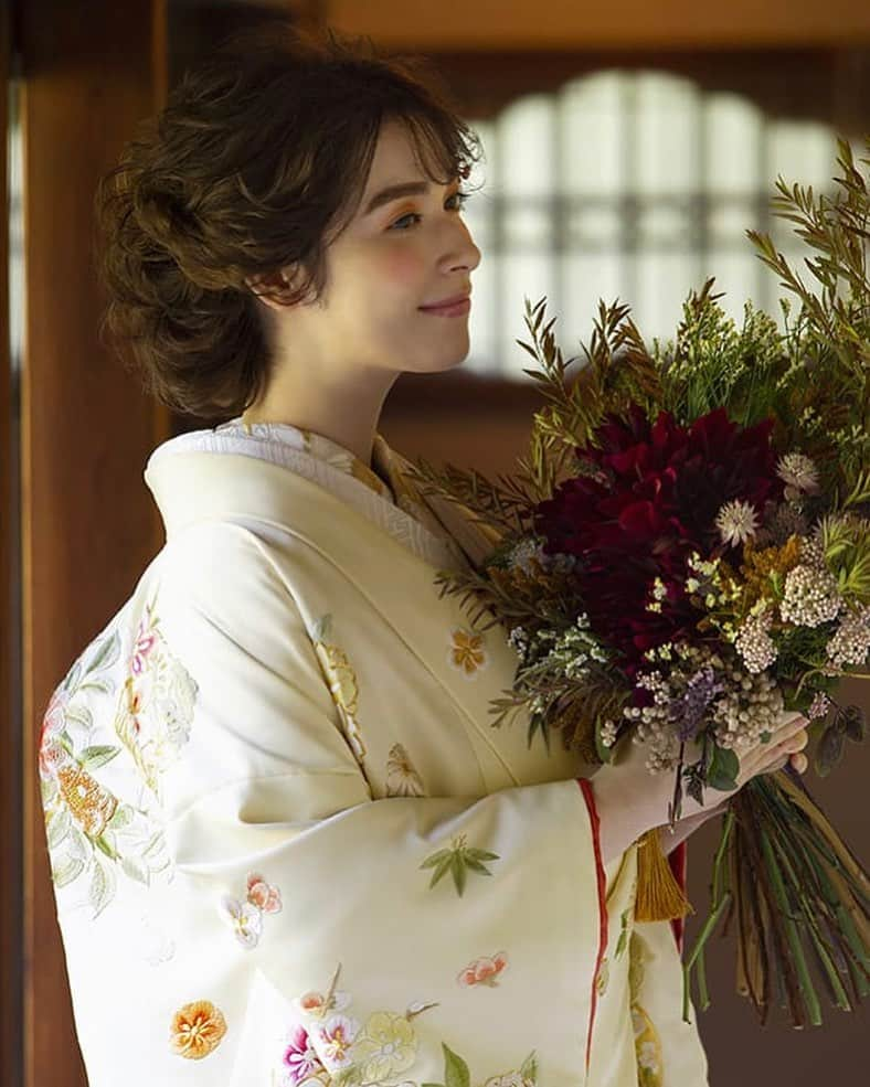 TAKAMI BRIDAL 神社和婚さんのインスタグラム写真 - (TAKAMI BRIDAL 神社和婚Instagram)「・ ✯和婚フェアのご案内✯  「神社で結婚式がしてみたい」 「結婚式では和装を着てみたい」 「東京に住んでいるけど、地元で結婚式を挙げたい」  そんな想いを形にできるブライダルフェアのご案内です。 TAKAMI BRIDALが重要文化財や世界文化遺産の神社仏閣での結婚式をプロデュースいたします。 また、花嫁和装体験もご用意しております。  ⚑ 2020年8月9日（日）8月22日（土） ⚑ 10:30-/13:00-/15:00-/17:00- ⚑ TAKAMI BRIDAL AOYAMAにて  ご予約はプロフィールのURLの予約フォーマットよりお願いいたします。 @takamibridal_wakon  ・ ・ ・ #takamibridal#bridal#タカミブライダル #花嫁衣裳#和装#お色直し#白無垢#色打掛#引振袖#紋服 #和装前撮り#ロケーションフォト #和婚#和婚花嫁#全国のプレ花嫁花嫁さんと繋がりたい#結婚式#結婚式準備#結婚式前撮り#プレ花嫁#式場探し#プレ花嫁準備 #プレ花嫁2020#プレ花嫁2021 #kimono#kimonostyle#着物#国際結婚式#国際結婚」7月18日 16時12分 - takamibridal_wakon