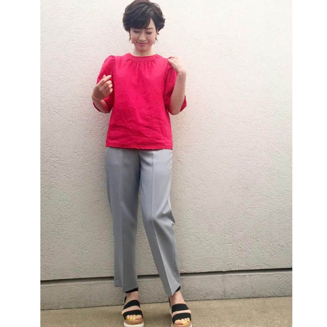 津野瀬果絵さんのインスタグラム写真 - (津野瀬果絵Instagram)「. outfit of today!赤✖️グレーにしてみました♡ . . #生放送てんじんnow#今日もご覧いただきありがとうございました」7月18日 16時23分 - kaetsunose